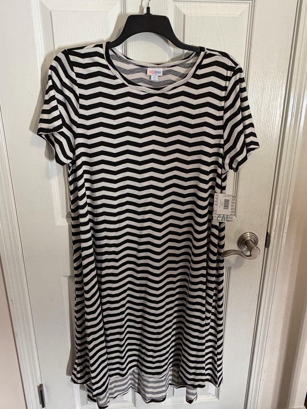 LuLaRoe Carly Dress Black and White Chevron Design Size 2X NWT